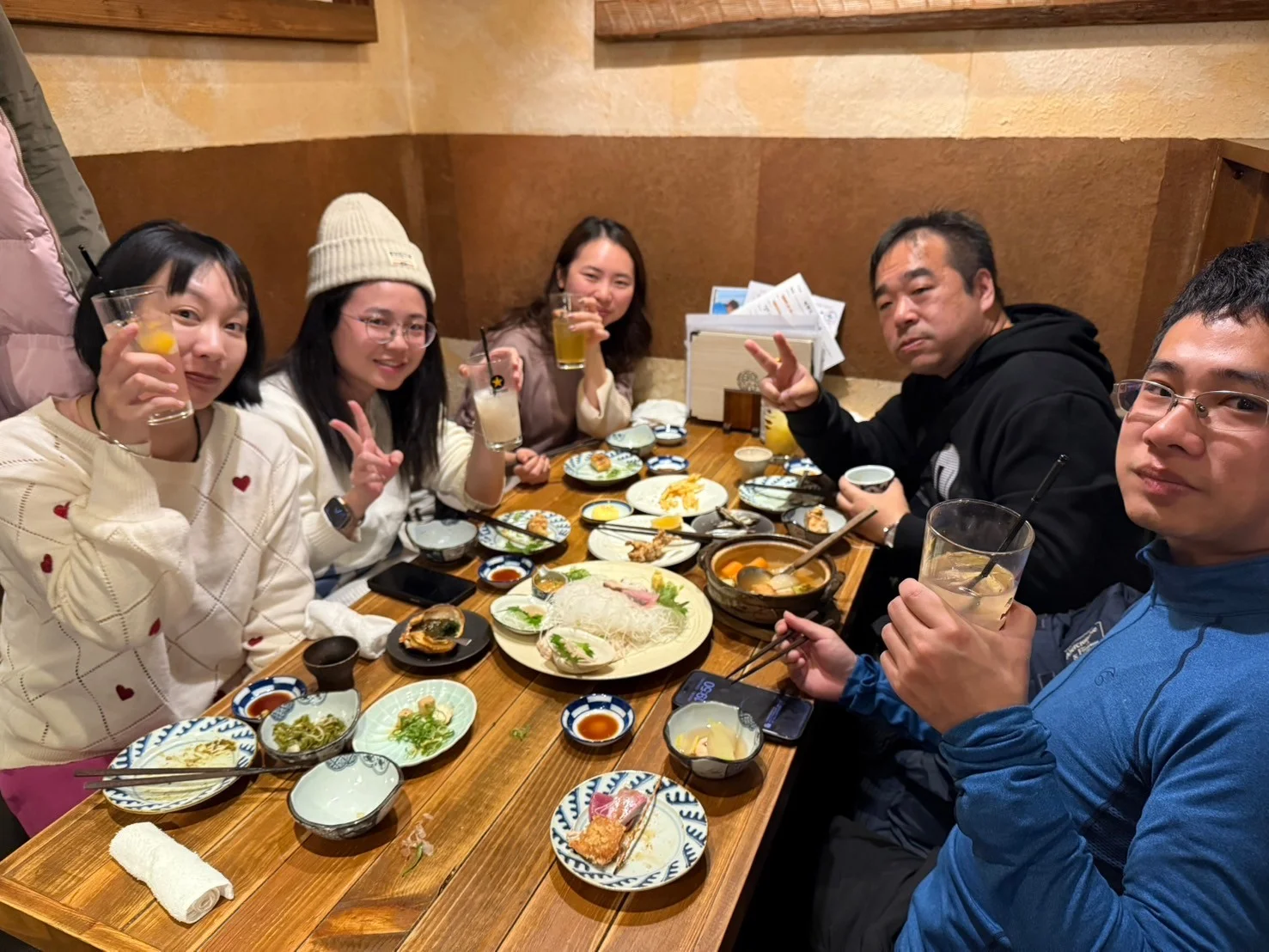 鴻築團隊聚餐合影