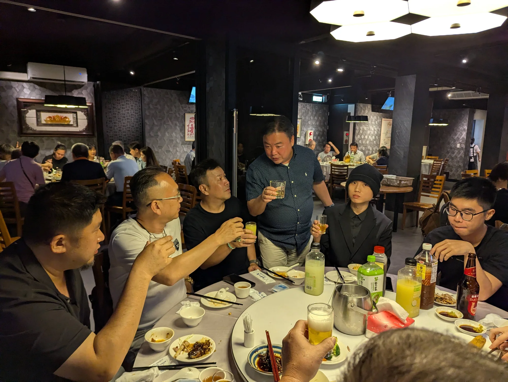 鴻築團隊聚餐活動照片